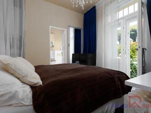 Prodej bytu 2+1, Karlovy Vary, Zámecký vrch, 48 m2