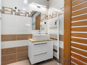 Prodej bytu 4+kk, Karlovy Vary, Dubová, 99 m2