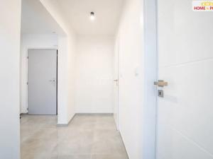 Prodej bytu 3+1, Praha - Kobylisy, Chabařovická, 69 m2