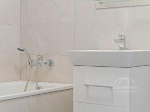 Pronájem bytu 3+kk, Praha - Chodov, Líbalova, 76 m2