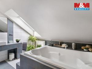Prodej rodinného domu, Chuchelna, 290 m2
