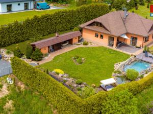 Prodej rodinného domu, Chuchelna, 290 m2