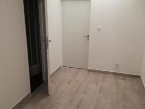 Pronájem bytu 1+1, Liberec, Nad Školou, 34 m2