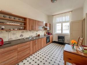 Pronájem bytu 2+1, Hradec Králové, Nerudova, 78 m2