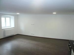 Pronájem bytu 1+kk, Liberec, nám. Soukenné, 40 m2