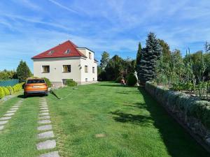 Prodej rodinného domu, Statenice, 203 m2