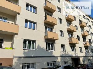Pronájem bytu 1+kk, Praha - Vršovice, Jerevanská, 27 m2