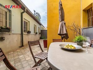 Prodej ubytování, Praha - Karlín, Pernerova, 60 m2