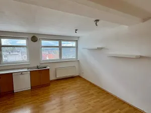Pronájem bytu 3+kk, Žďár nad Sázavou, Nádražní, 94 m2