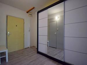 Pronájem bytu 2+kk, Praha - Kobylisy, Mirovická, 45 m2