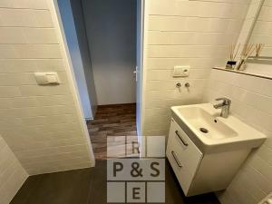 Pronájem bytu 2+kk, Praha - Řepy, Mrkvičkova, 42 m2