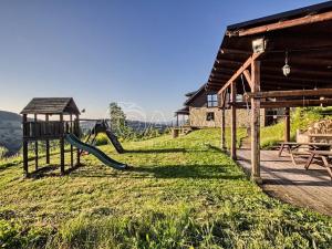 Prodej rodinného domu, Vrchlabí, 429 m2