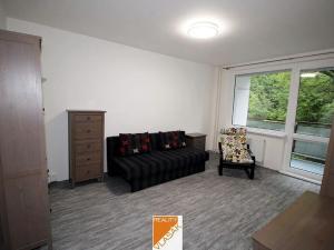 Pronájem bytu 2+1, Kadaň, Na Podlesí, 61 m2