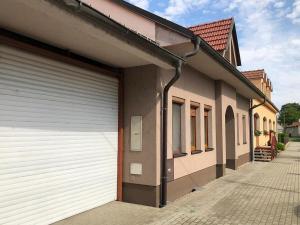 Pronájem bytu 2+kk, Hrušovany u Brna, Masarykova, 44 m2