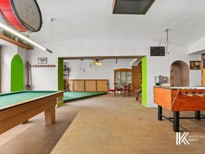 Prodej restaurace, Krupka, Husitská, 552 m2