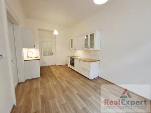 Pronájem bytu 2+kk, Praha - Nusle, Ctiradova, 43 m2