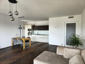 Prodej bytu 2+kk, Praha - Smíchov, K Závěrce, 79 m2