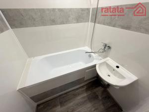 Pronájem bytu 2+1, Kadaň, Chomutovská, 56 m2