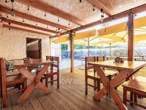 Prodej restaurace, Psáry, Pražská, 99 m2