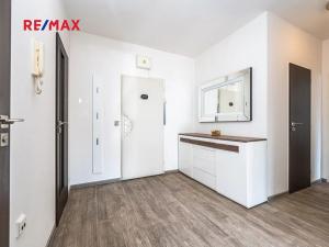 Prodej bytu 2+1, Praha - Černý Most, náměstí Plukovníka Vlčka, 67 m2