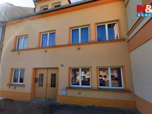 Pronájem bytu 2+kk, Třebenice, Paříkovo nám., 40 m2
