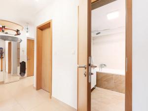Pronájem bytu 3+kk, Praha - Dolní Chabry, K Beranovu, 90 m2