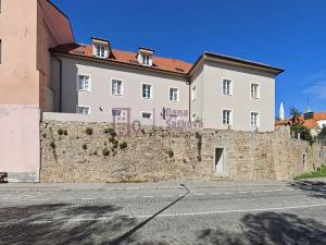 Pronájem bytu 1+kk, Jindřichův Hradec, nám. Míru, 35 m2