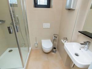 Pronájem bytu 2+kk, Průhonice, Chrpová, 64 m2