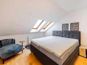 Pronájem bytu 2+kk, Praha - Karlín, Pernerova, 100 m2