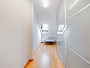 Pronájem bytu 2+kk, Praha - Karlín, Pernerova, 100 m2
