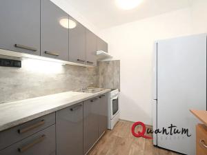 Pronájem bytu 2+kk, Praha - Horní Měcholupy, Nad přehradou, 45 m2
