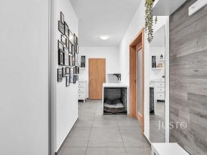Prodej bytu 3+kk, Praha - Uhříněves, Oty Bubeníčka, 80 m2