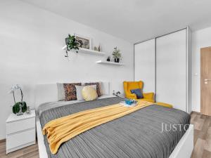 Prodej bytu 3+kk, Praha - Uhříněves, Oty Bubeníčka, 80 m2