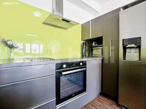 Pronájem bytu 2+kk, Praha - Žižkov, V zahrádkách, 58 m2