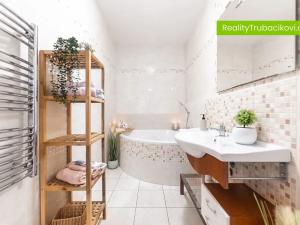 Prodej bytu 2+kk, Uherské Hradiště, Trnková, 44 m2