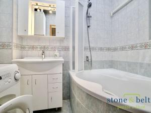 Pronájem bytu 2+kk, Praha - Holešovice, Přístavní, 68 m2