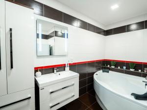 Prodej bytu 3+1, Praha - Letňany, Tupolevova, 85 m2