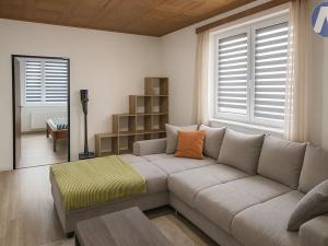 Prodej bytu 3+1, Volary, Sídl. Míru, 66 m2