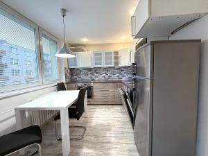 Pronájem bytu 2+1, Hrušovany u Brna, Sídliště, 65 m2