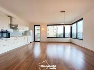 Pronájem bytu 2+kk, Praha - Vysočany, Sousedíkova, 55 m2