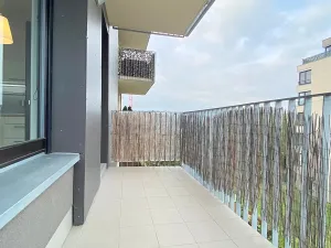 Pronájem bytu 2+kk, Praha - Vysočany, Sousedíkova, 55 m2