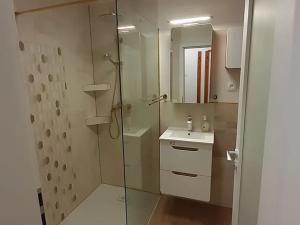 Pronájem bytu 1+kk, Uhlířské Janovice, Hrnčířská, 32 m2