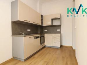 Pronájem bytu 2+1, Karlovy Vary, Svahová, 81 m2