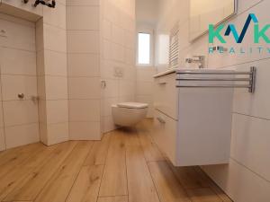 Pronájem bytu 2+1, Karlovy Vary, Svahová, 81 m2