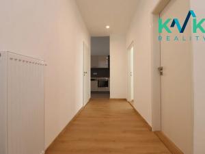 Pronájem bytu 2+1, Karlovy Vary, Svahová, 81 m2