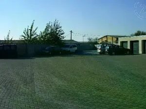Pronájem garáže, Holešov, Bořenovská, 42 m2