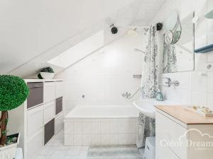 Pronájem bytu 4+kk, Benešov, Ladova, 102 m2