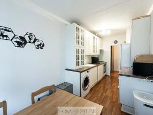 Prodej bytu 3+1, Praha - Petrovice, Frostova, 71 m2