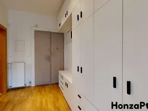 Pronájem bytu 1+1, Praha - Žižkov, Ambrožova, 67 m2