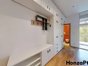 Pronájem bytu 1+1, Praha - Žižkov, Ambrožova, 67 m2